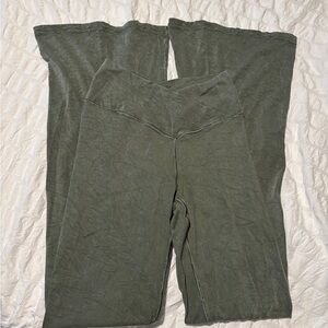 Aerie cross over offline green flare leggings !!
